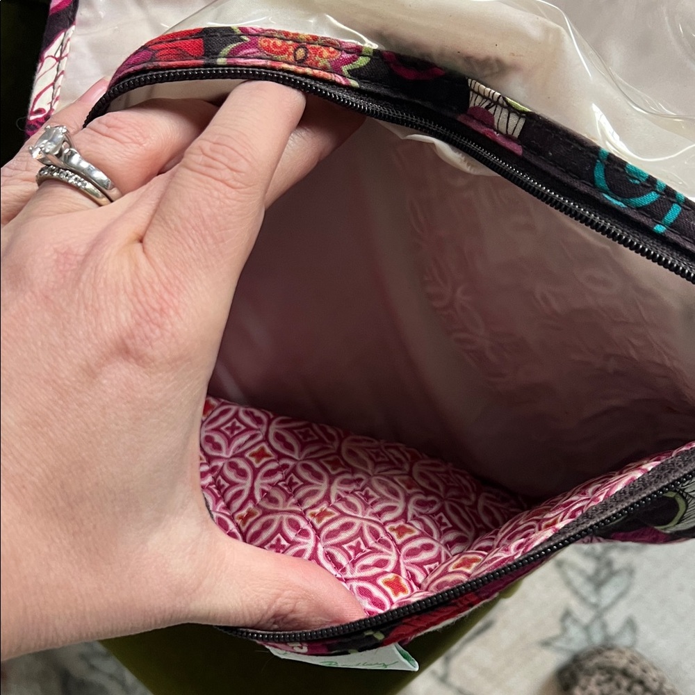 Vera Bradley makeup and accessories hanging case - Picture 6 of 7